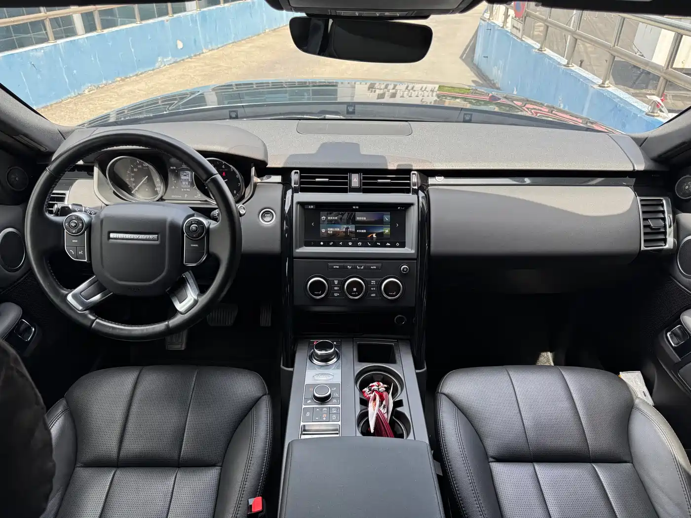 Land Rover Discovery 2017 3.0 SC V6 SE фото 7
