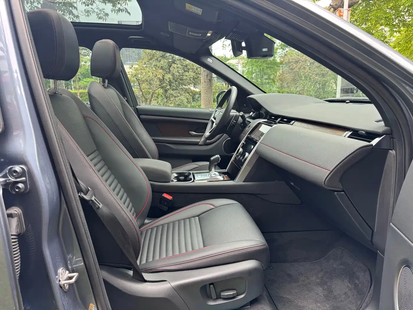 Land Rover Discovery Sport 2023 249PS R-Dynamic S Performance Version фото 14