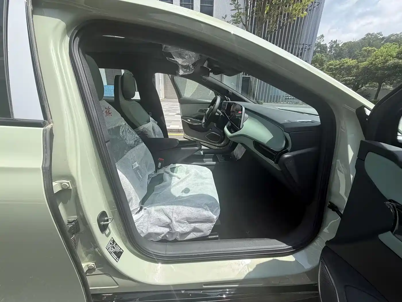 Hongqi EH7 2026 2025 690 Smart Selection Edition