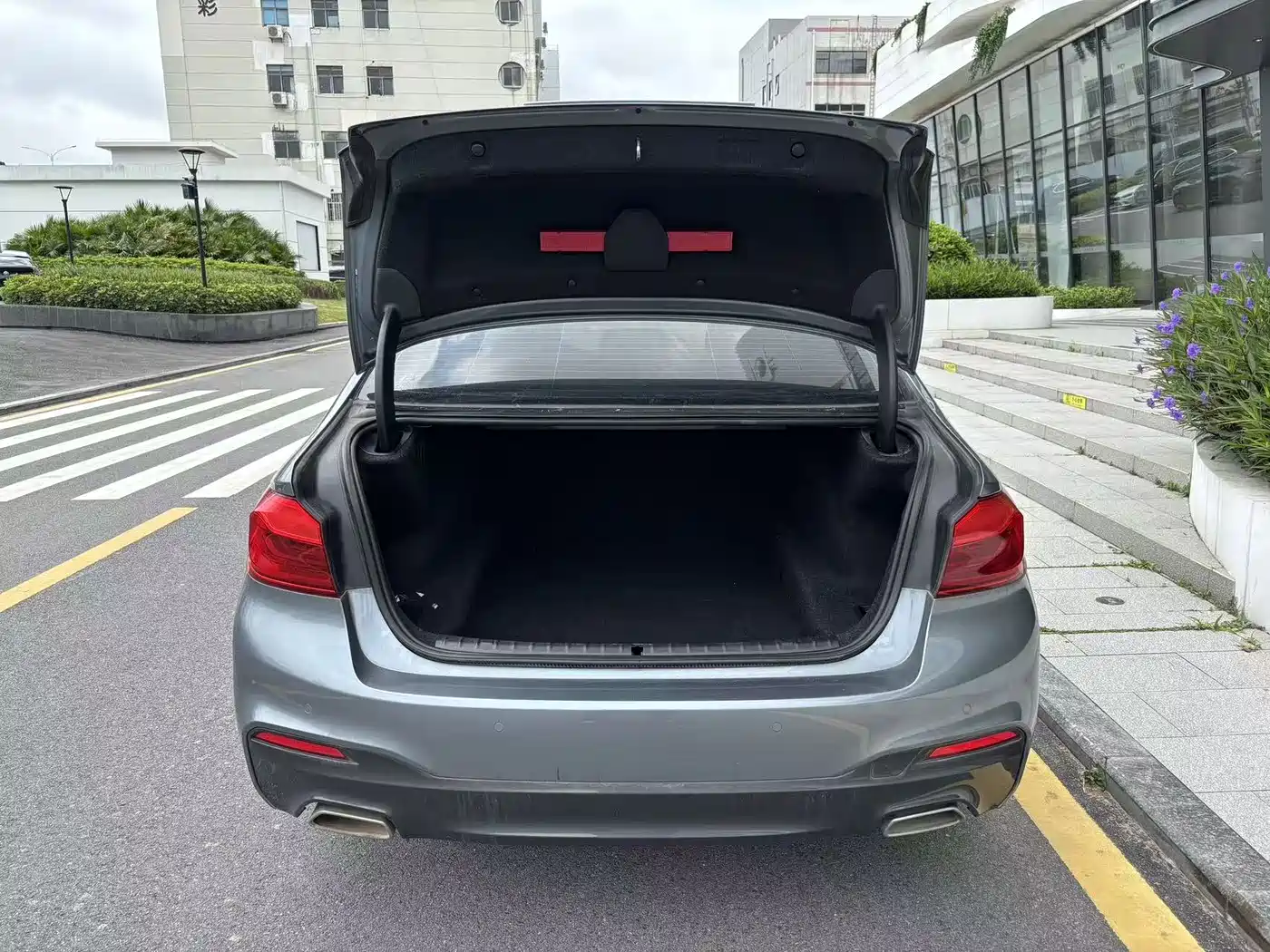 BMW 5 Series (Import) 2020 Model 525i M Sport Package фото 6