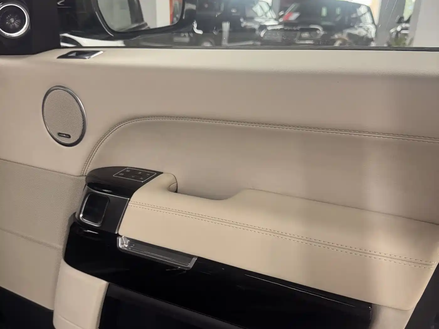 Land Rover Range Rover 2014 3.0 SC V6 Vogue SE фото 19