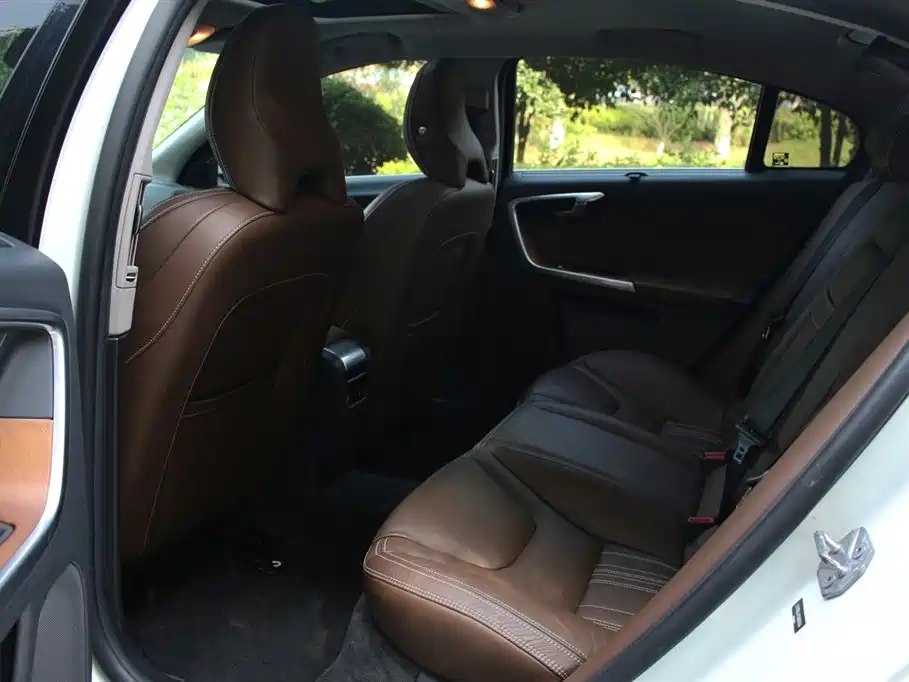 Volvo S60 Plug-in Hybrid 2015 2015 S60L E-Drive Hybrid T6 Wisdom