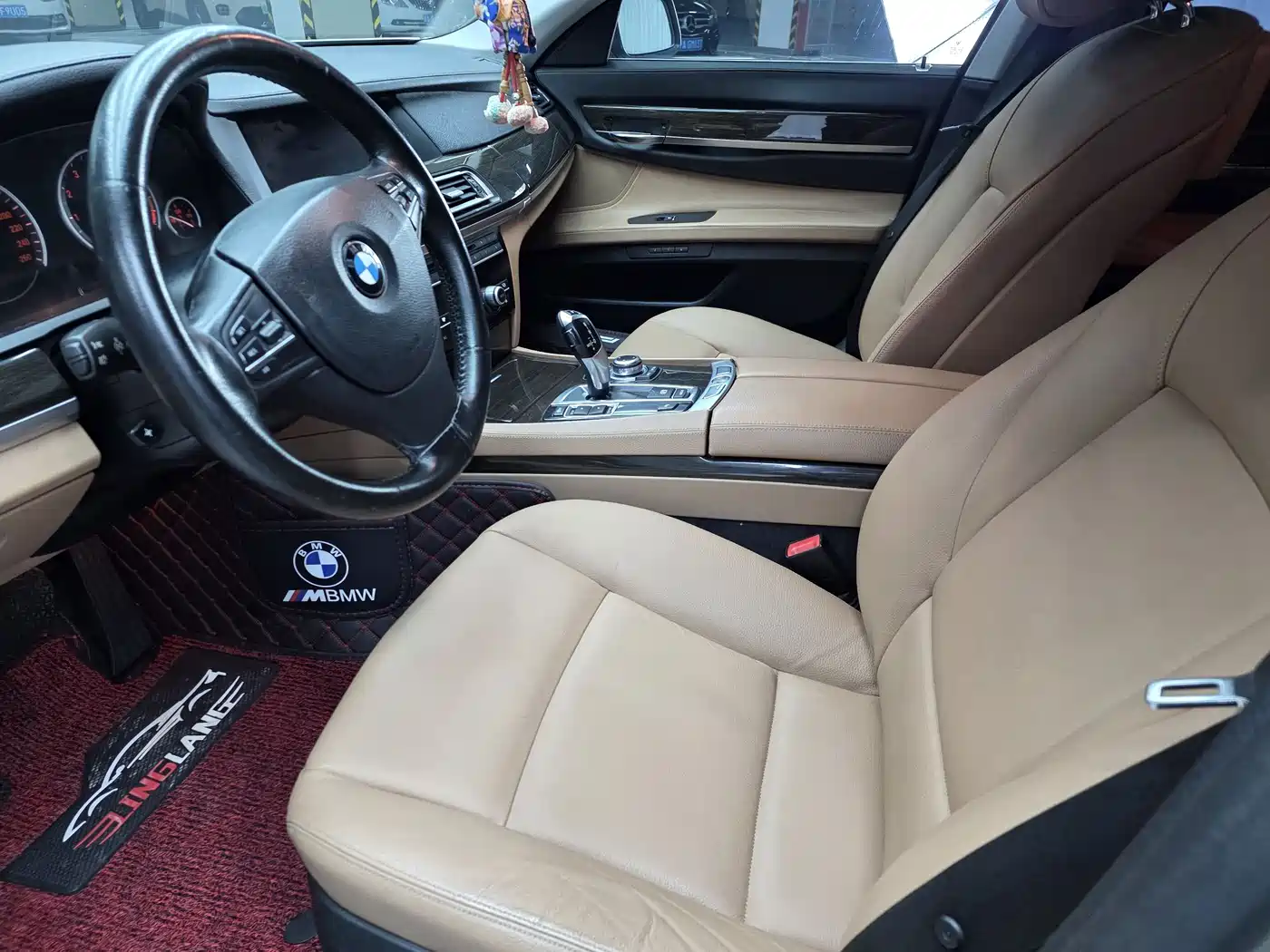 BMW 7 Series 2009 Model 740Li Leading Edition фото 4