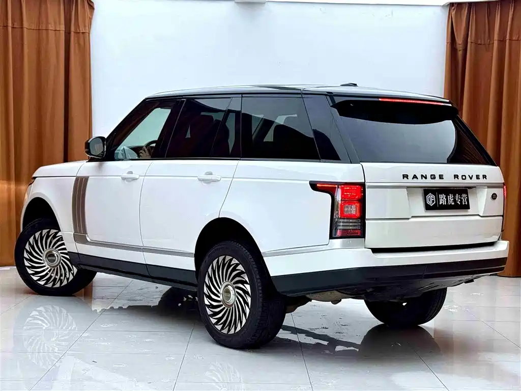 Land Rover Range Rover 2015 3.0 TDV6 Vogue фото 6