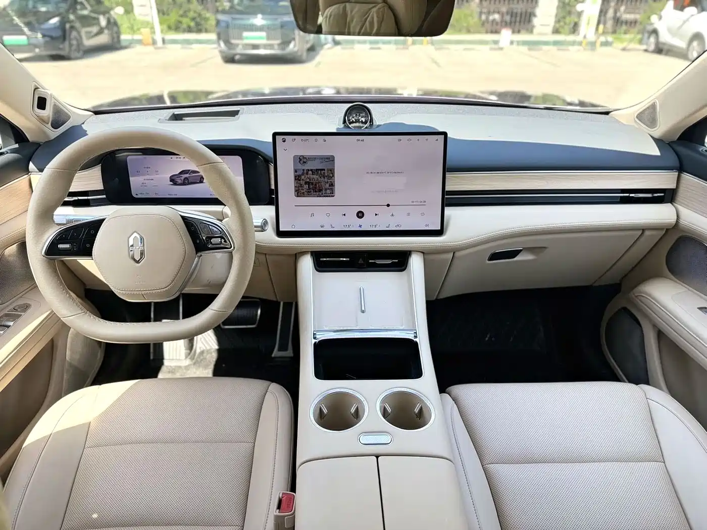 AITO Wenjie AITO M5 2025 Extended Range Ultra AWD фото 6