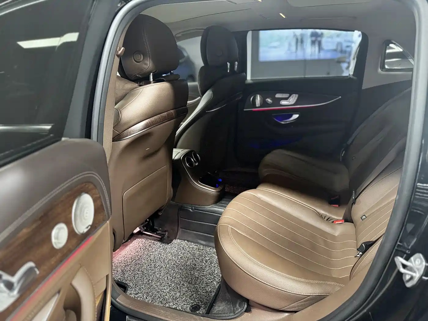 Mercedes-Benz E-Class 2023 E 300 L Luxury фото 13