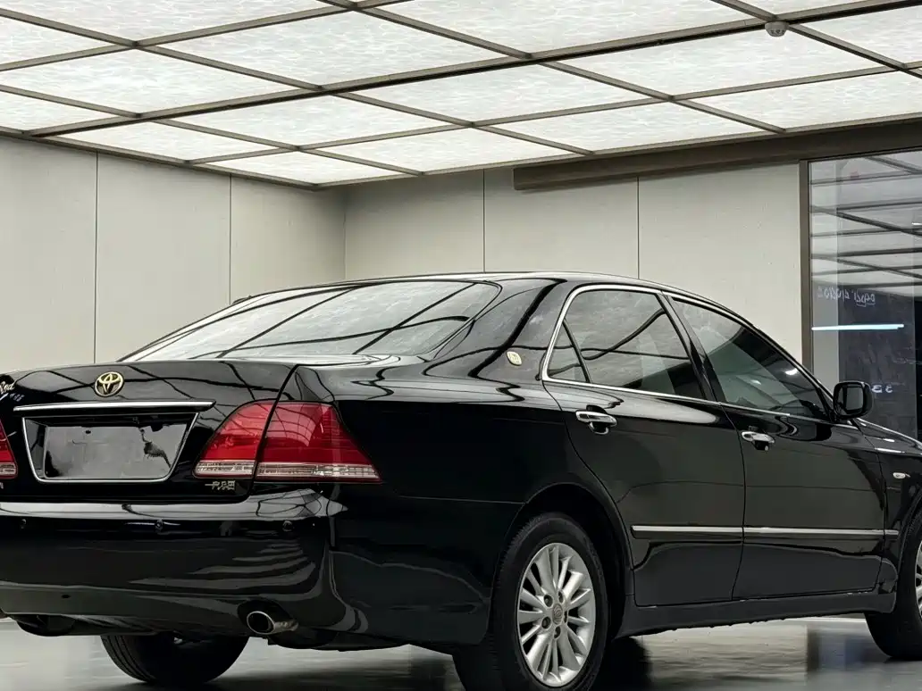 Toyota Crown 2007 2.5L Royal Special Edition фото 16