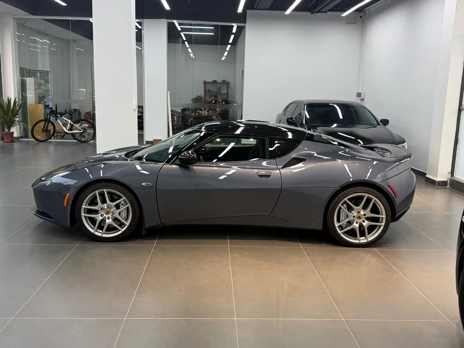 Фото 4 - Lotus Evora