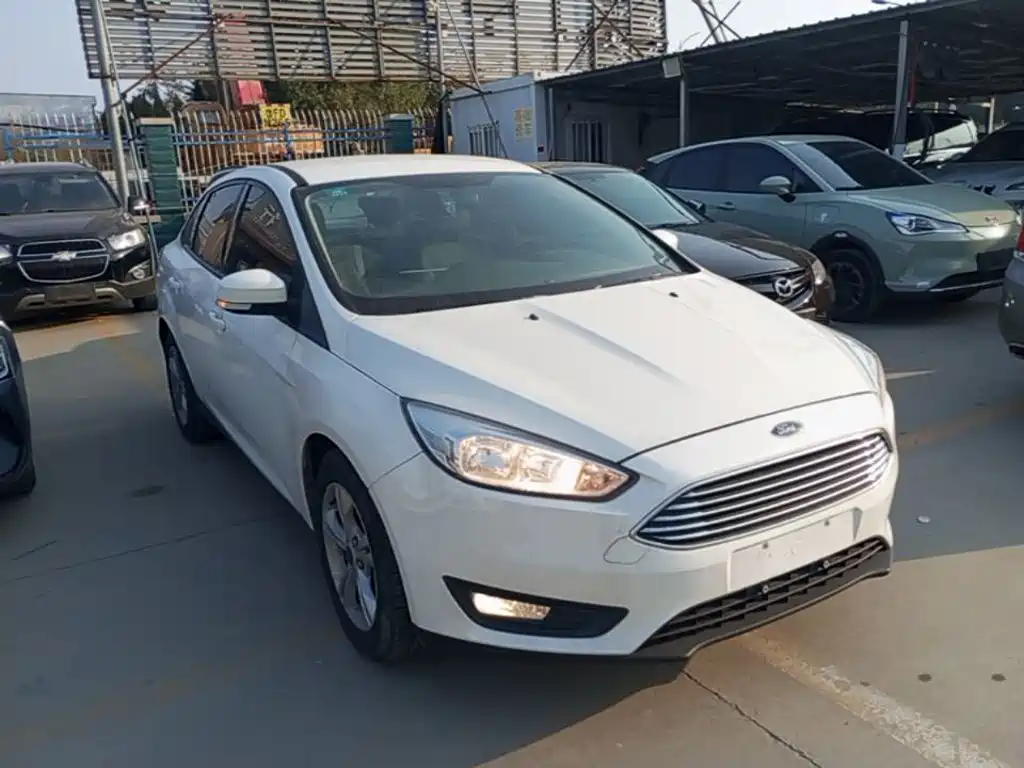 Фото 4 - Ford Focus