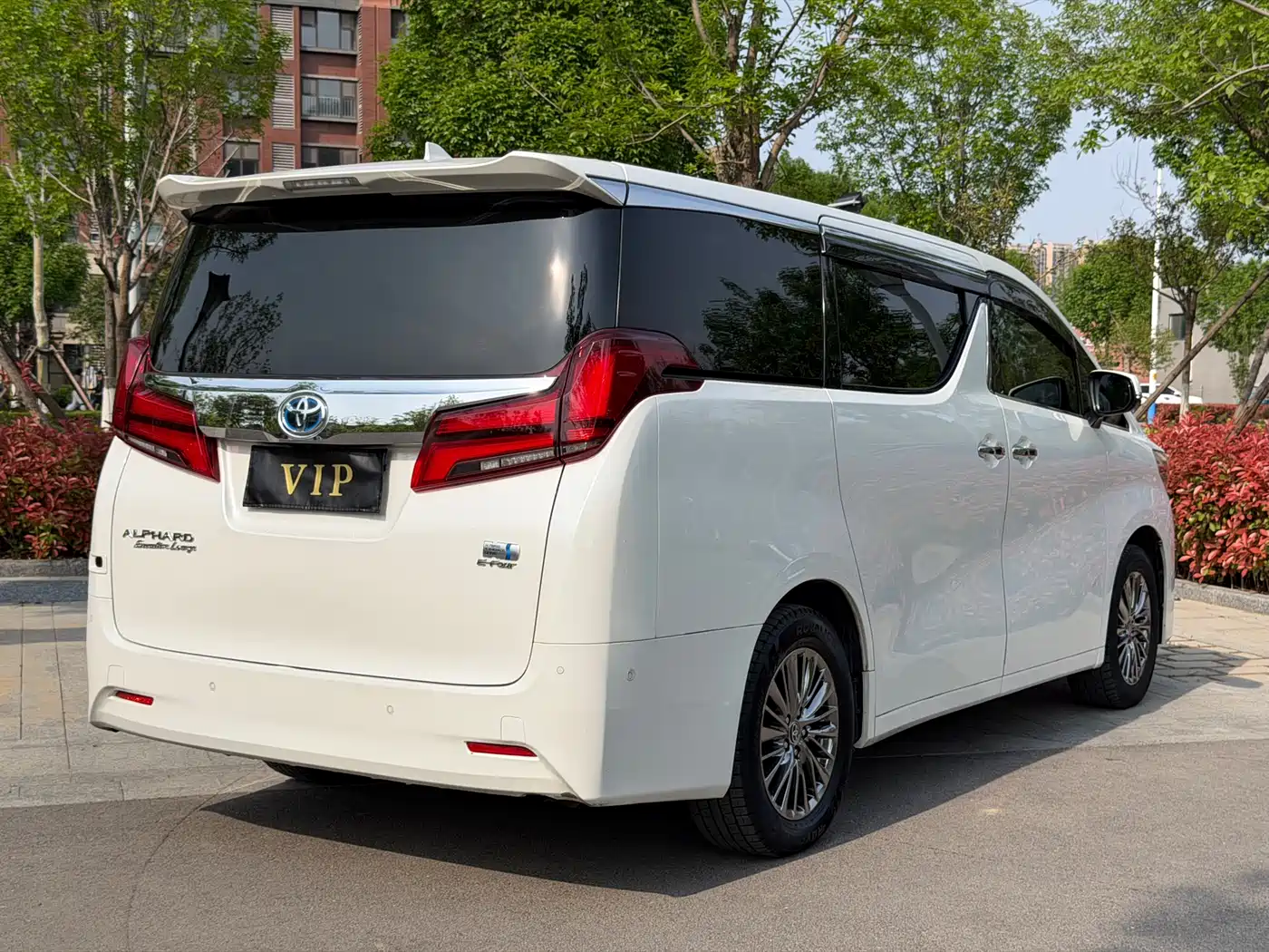 Toyota Alphard 2021 Hybrid 2.5L Premium фото 28