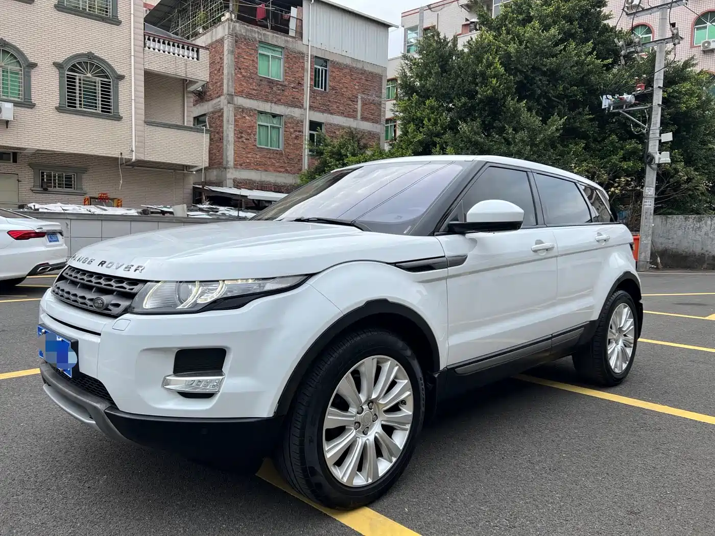 Land Rover Range Rover Evoque 2015 2.0T 5-Door Intelligent Edition