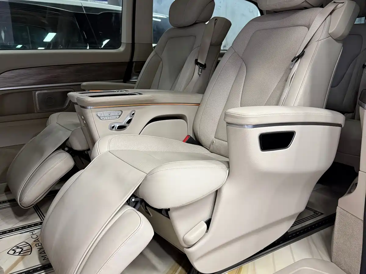 Mercedes-Benz V-Class 2022 V 260 L Long Wheelbase Luxury Edition фото 12