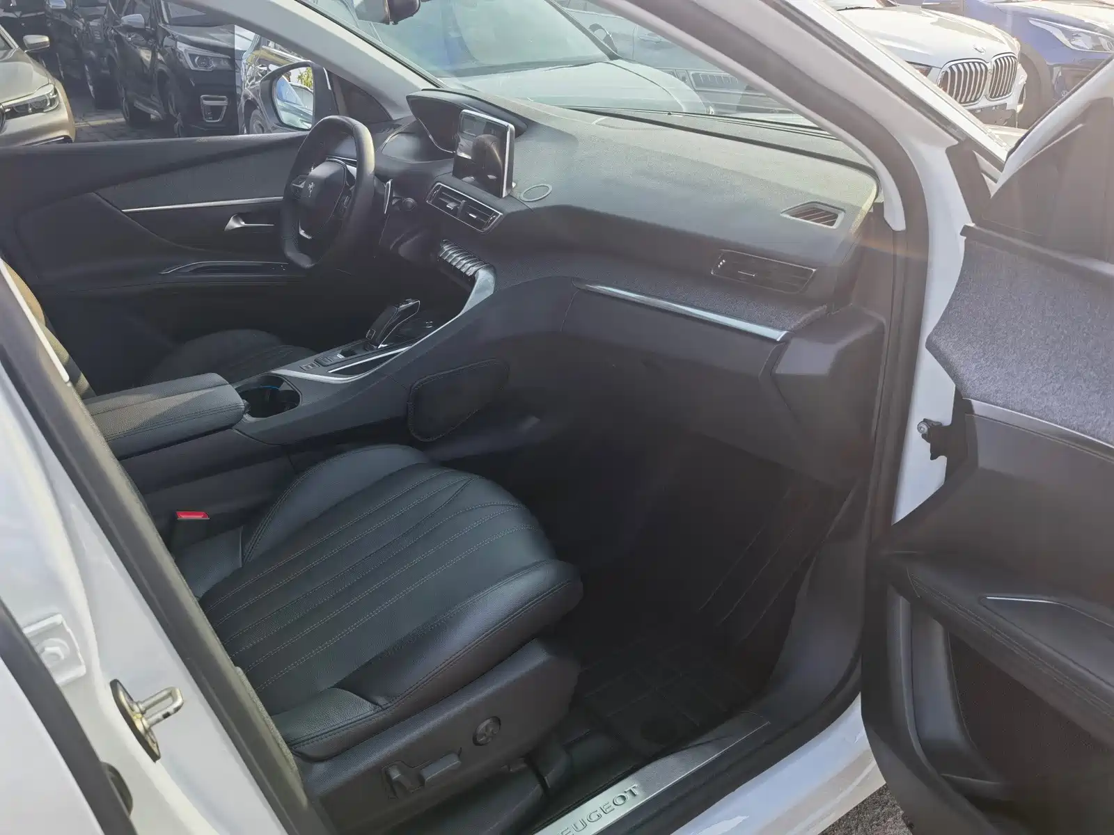 Photo 24 - Peugeot 5008