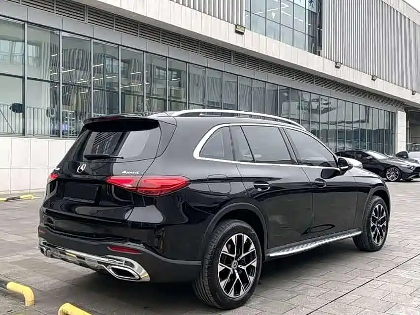 MERCEDES-BENZ GLC