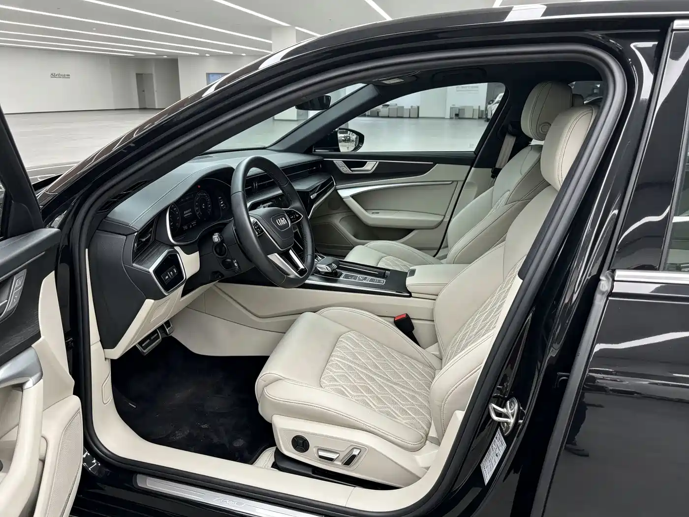 Фото 9 - Audi A6L