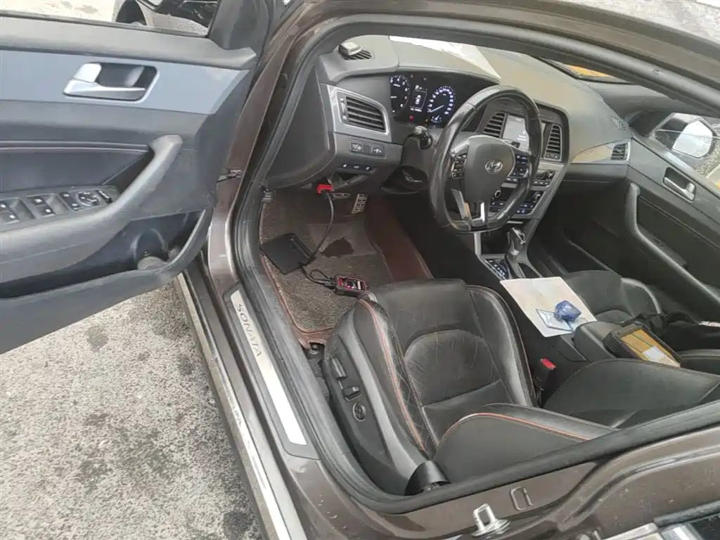 Hyundai Sonata 2015 1.6T GLS Smart фото 16