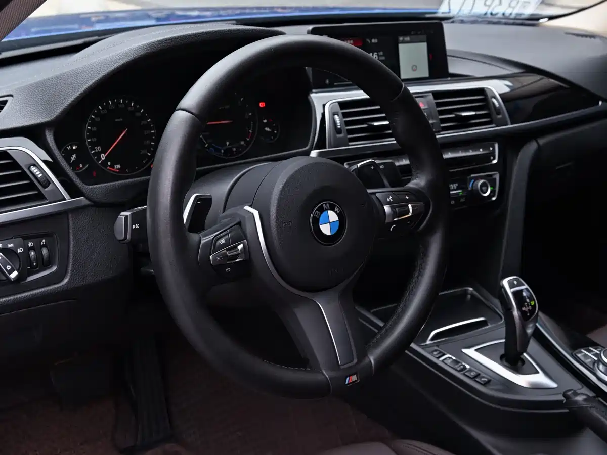BMW 3 Series 2019 320Li M Sport Package фото 24