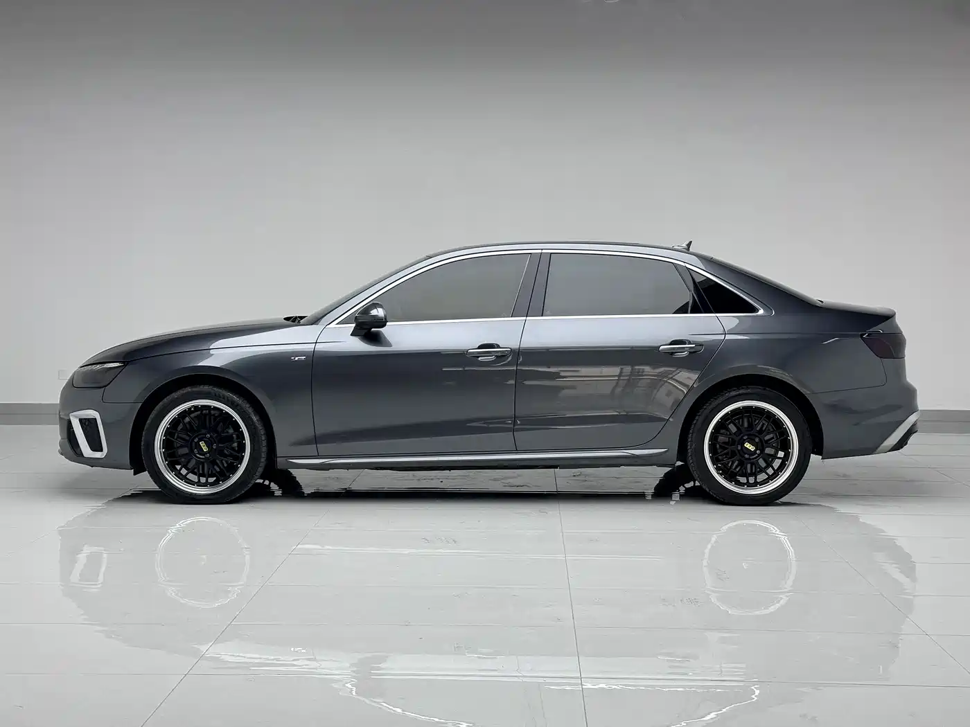 Audi A4L 2021 40 TFSI Premium Life Edition фото 5