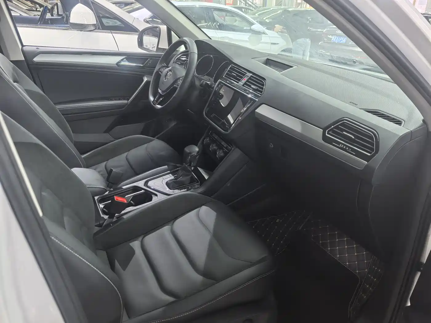 Volkswagen Tiguan L 2020 330TSI Auto 2WD Smart Luxury China VI фото 15