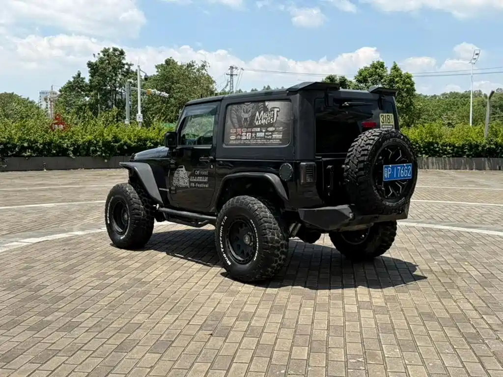 Фото 5 - Jeep Wrangler