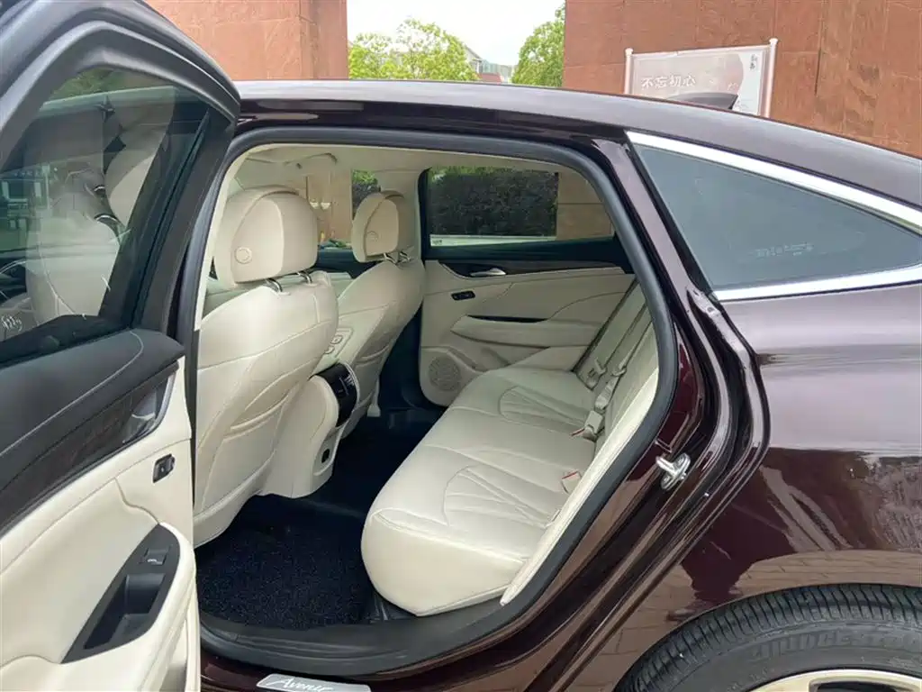 Buick LaCrosse 2019 28T Avenir Edition фото 10