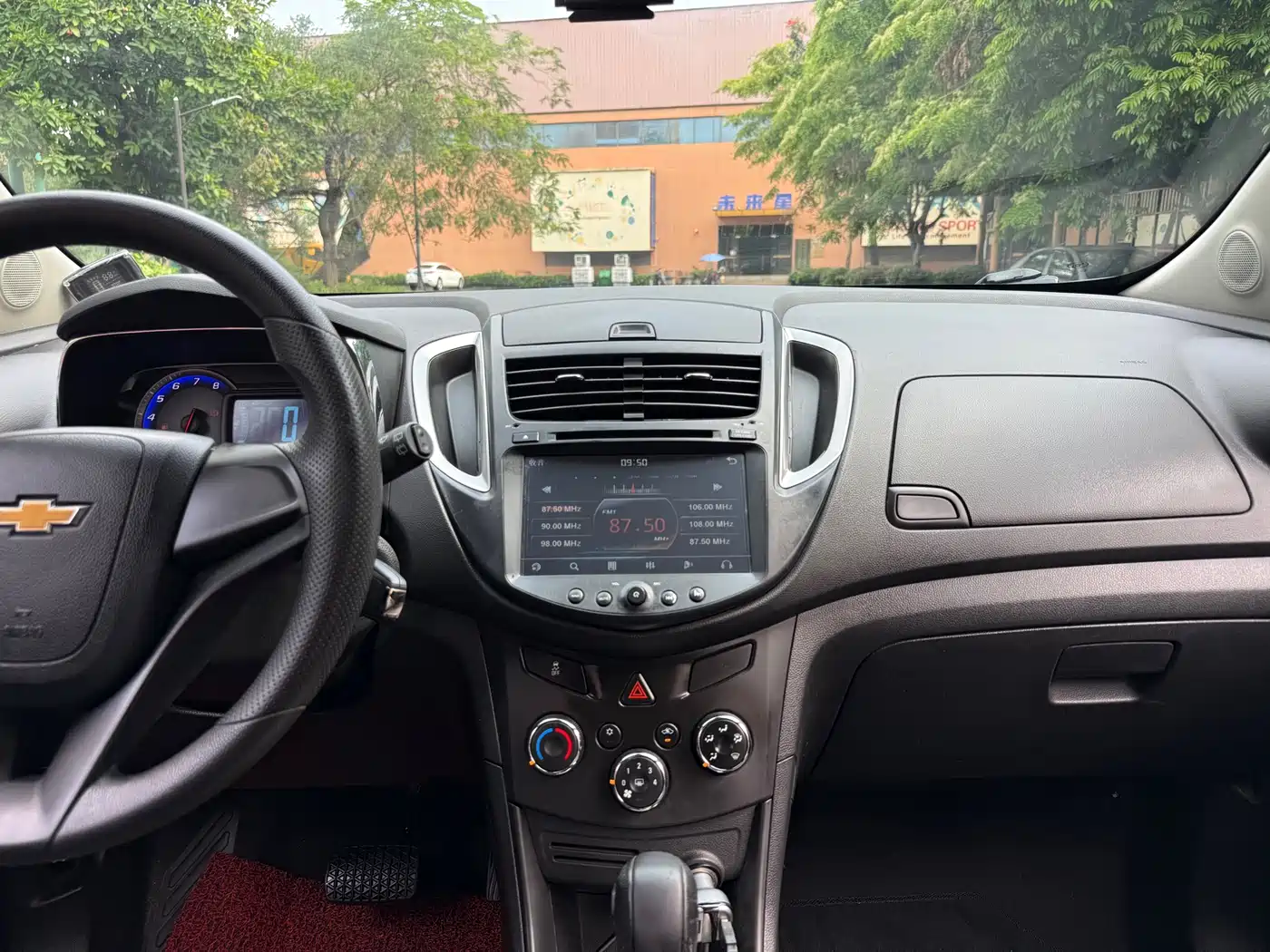 Chevrolet Trax 2014 1.4T Automatic 2WD Comfort фото 12