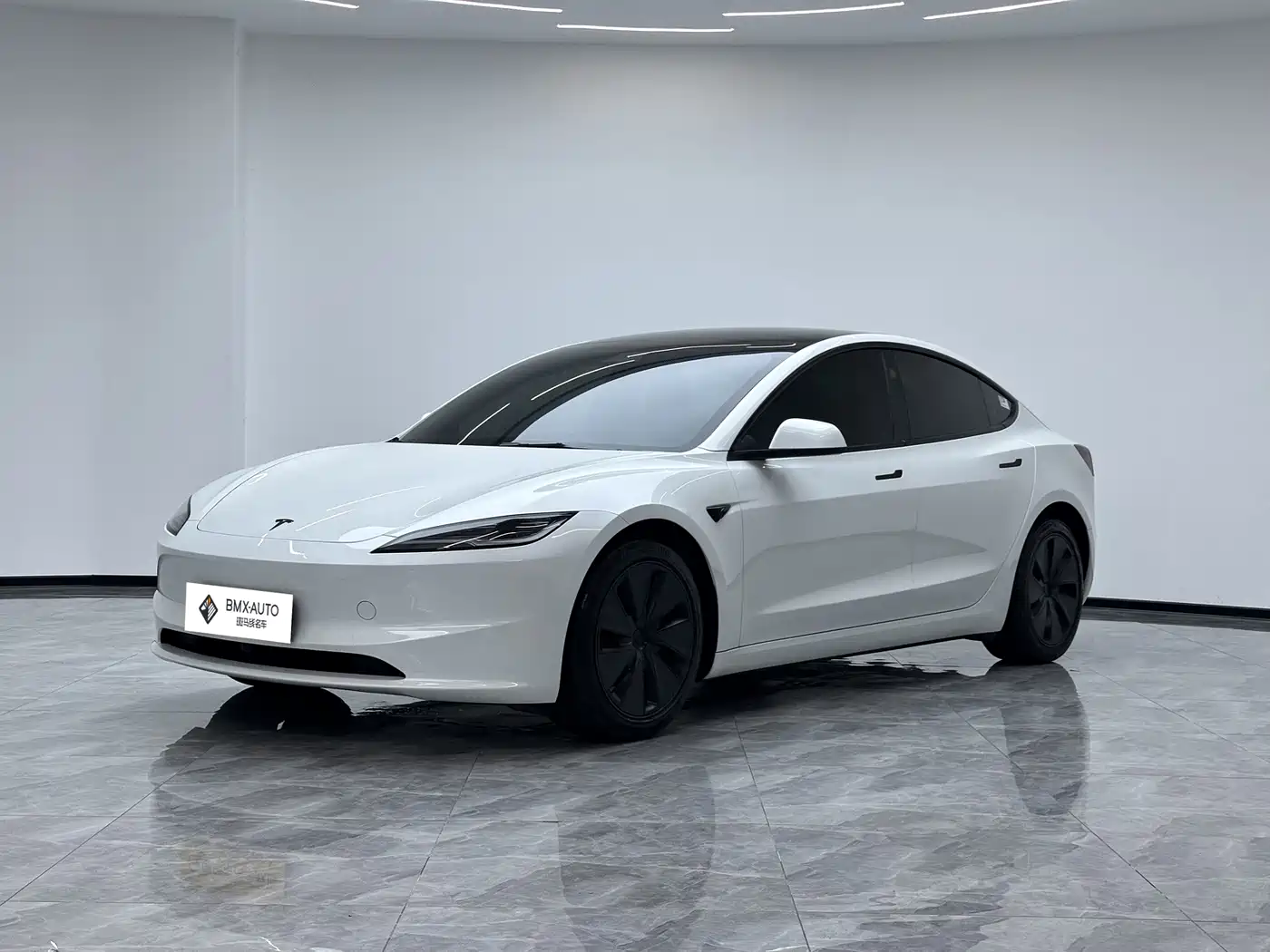 Tesla Model 3 2026 2025 Model Year Facelift Rear-Wheel Drive