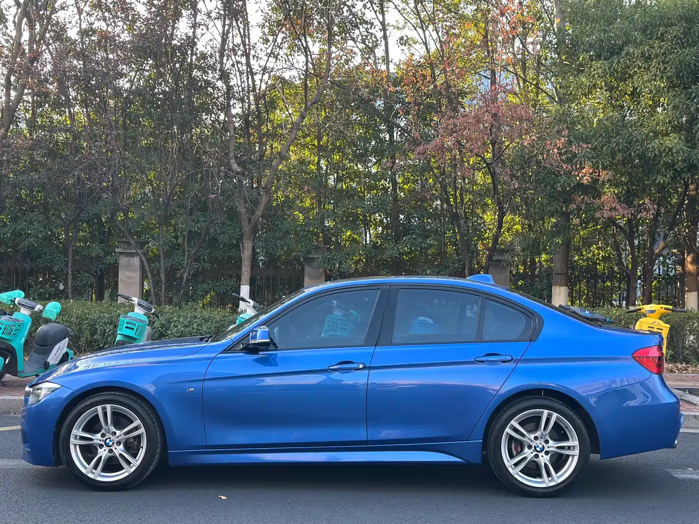 Photo 7 - BMW 3 Series