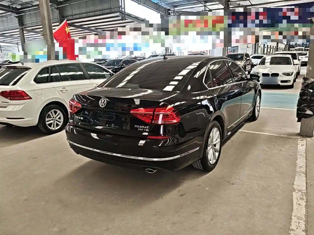 Volkswagen Passat 2017 330TSI DSG Prestige фото 7