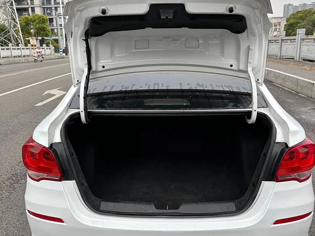 Chevrolet Cavalier 2018 320 Auto Enjoy Sunroof Edition фото 13