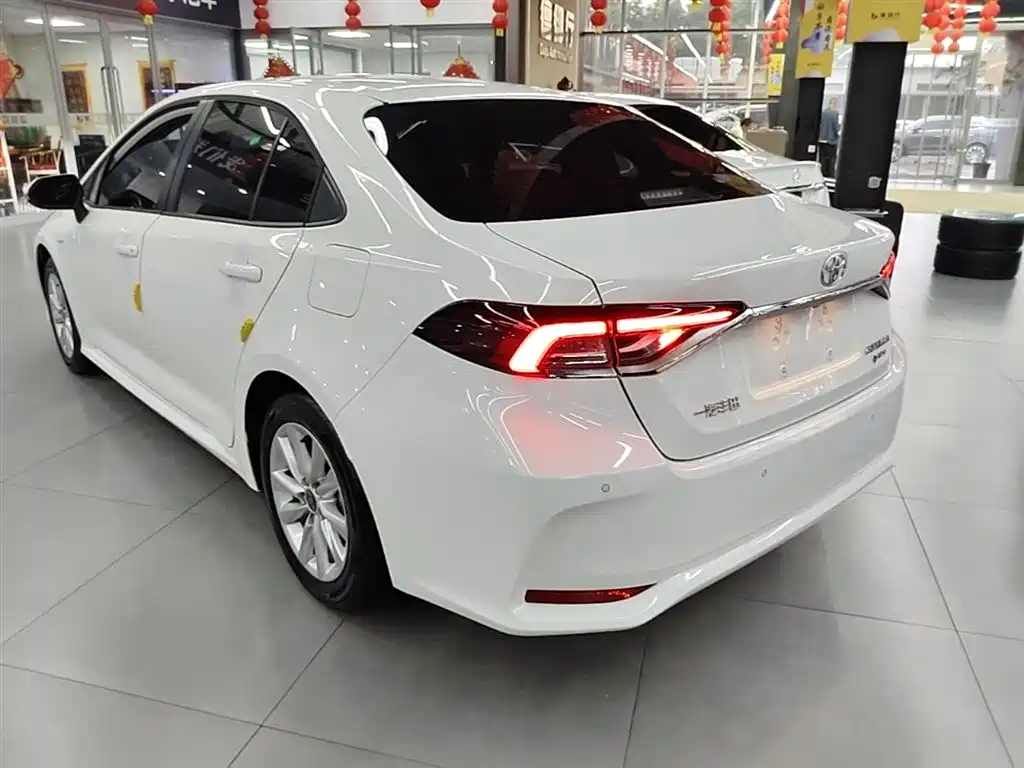 Toyota Corolla 2024 Model 1.8L Smart Hybrid Elite Edition фото 5