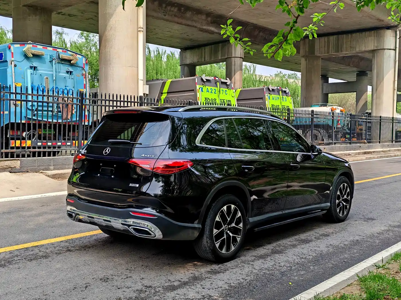 Mercedes-Benz GLC 2023 Facelift GLC 260 L 4MATIC Sport 7-Seater фото 18