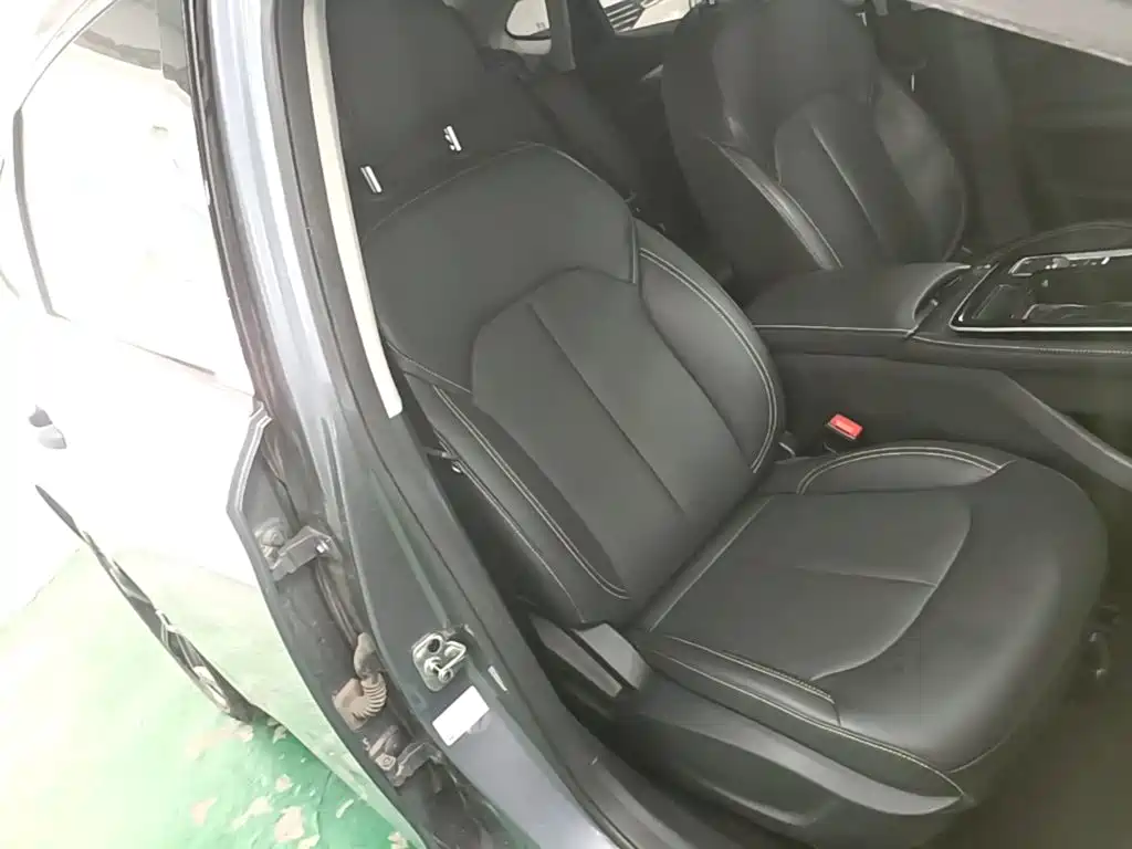 Roewe i6 MAX 2022 2020 Model 300TGI Automatic Cool & Smart Edition