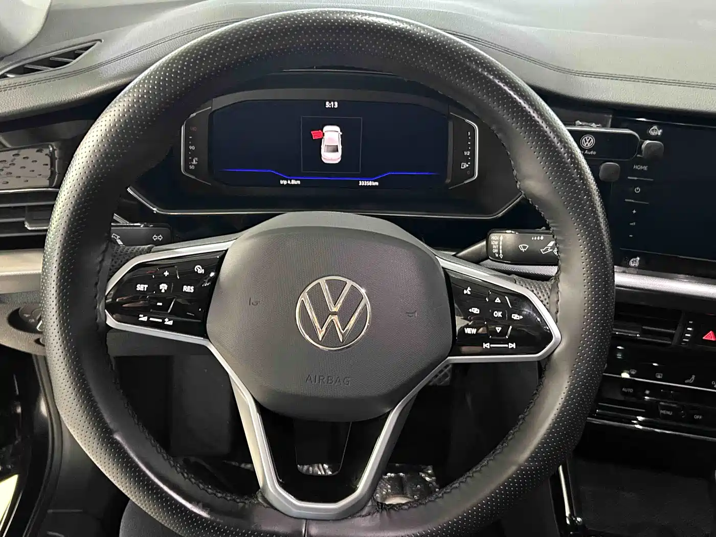 Volkswagen Passat 2024 380TSI Elite Edition фото 11