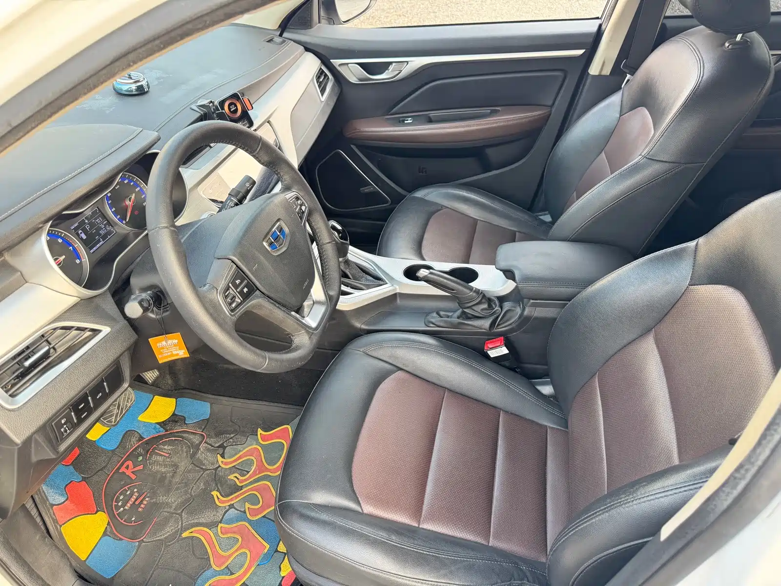 Фото 8 - Geely Vision
