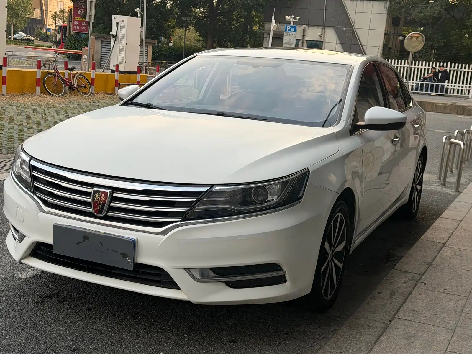 Фото 1 - Roewe i6