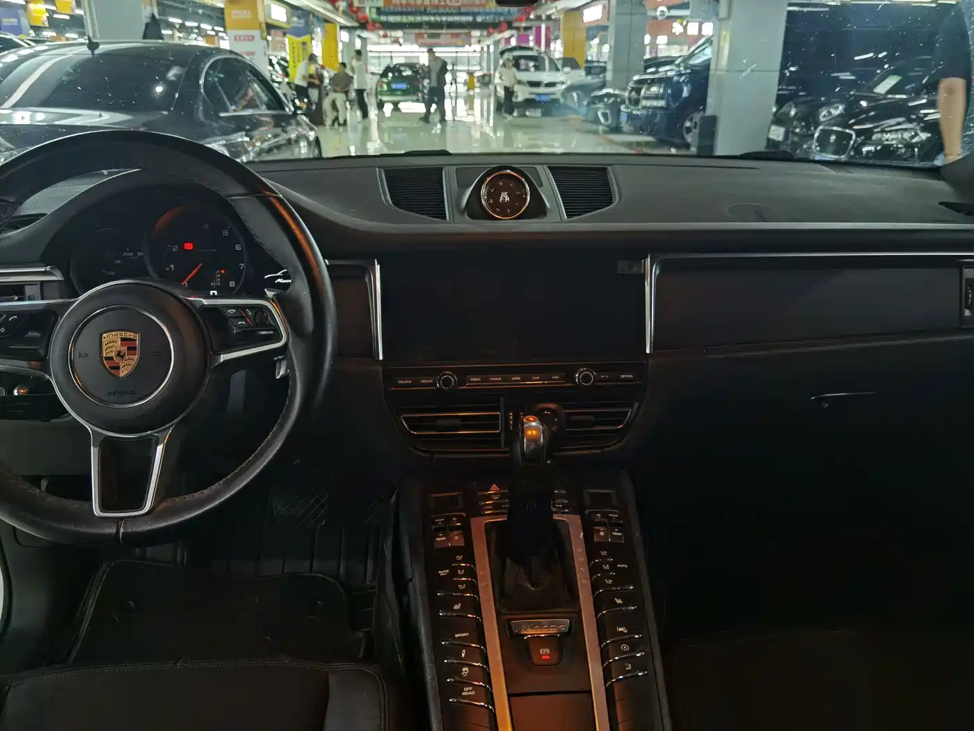 Фото 8 - Porsche Macan