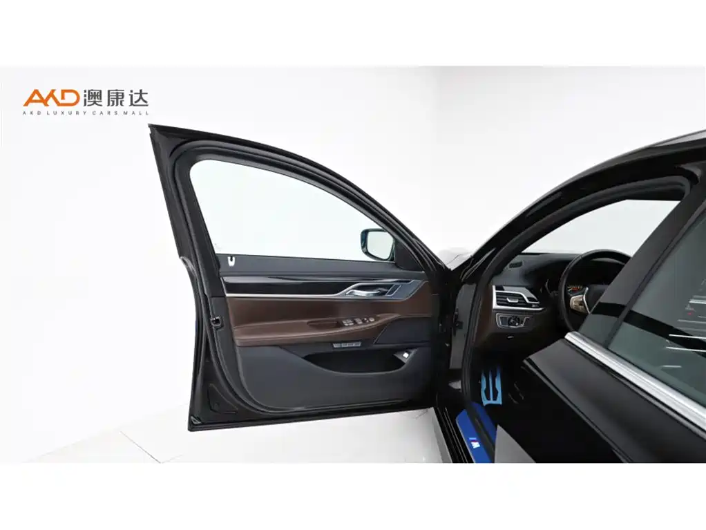 BMW 7 Series 2018 730Li Leading Type M Sport Package фото 10