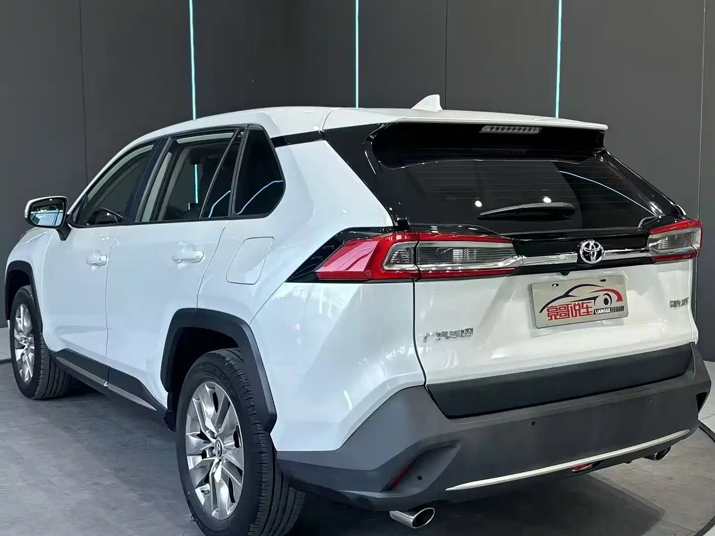 Toyota Wildlander 2021 2.0L CVT 2WD Luxury Edition фото 8