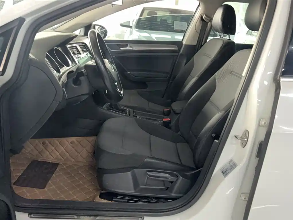 Volkswagen Golf 2018 1.6L Automatic Comfort фото 13