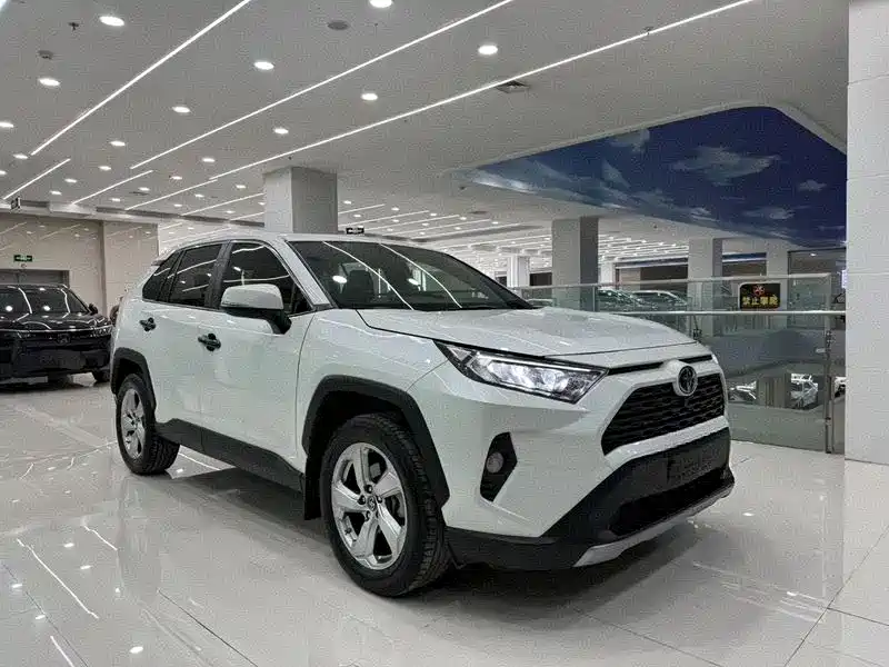 Toyota RAV4 Rongfang 2020 2.0L CVT AWD Trend Edition фото 3