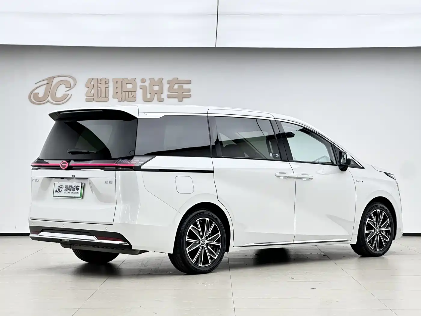 GAC Trumpchi Trumpchi E8 NEV 2024 150km Soaring Dragon Glory Edition фото 3