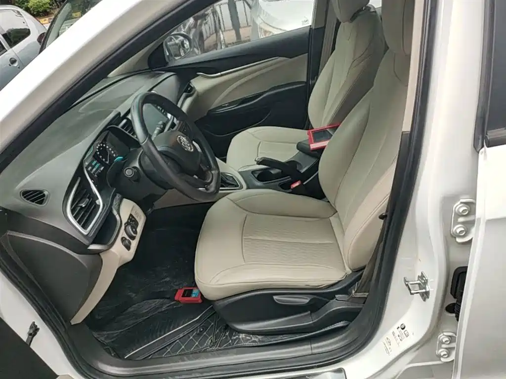 Buick Excelle 2017 15N Automatic Elite фото 15