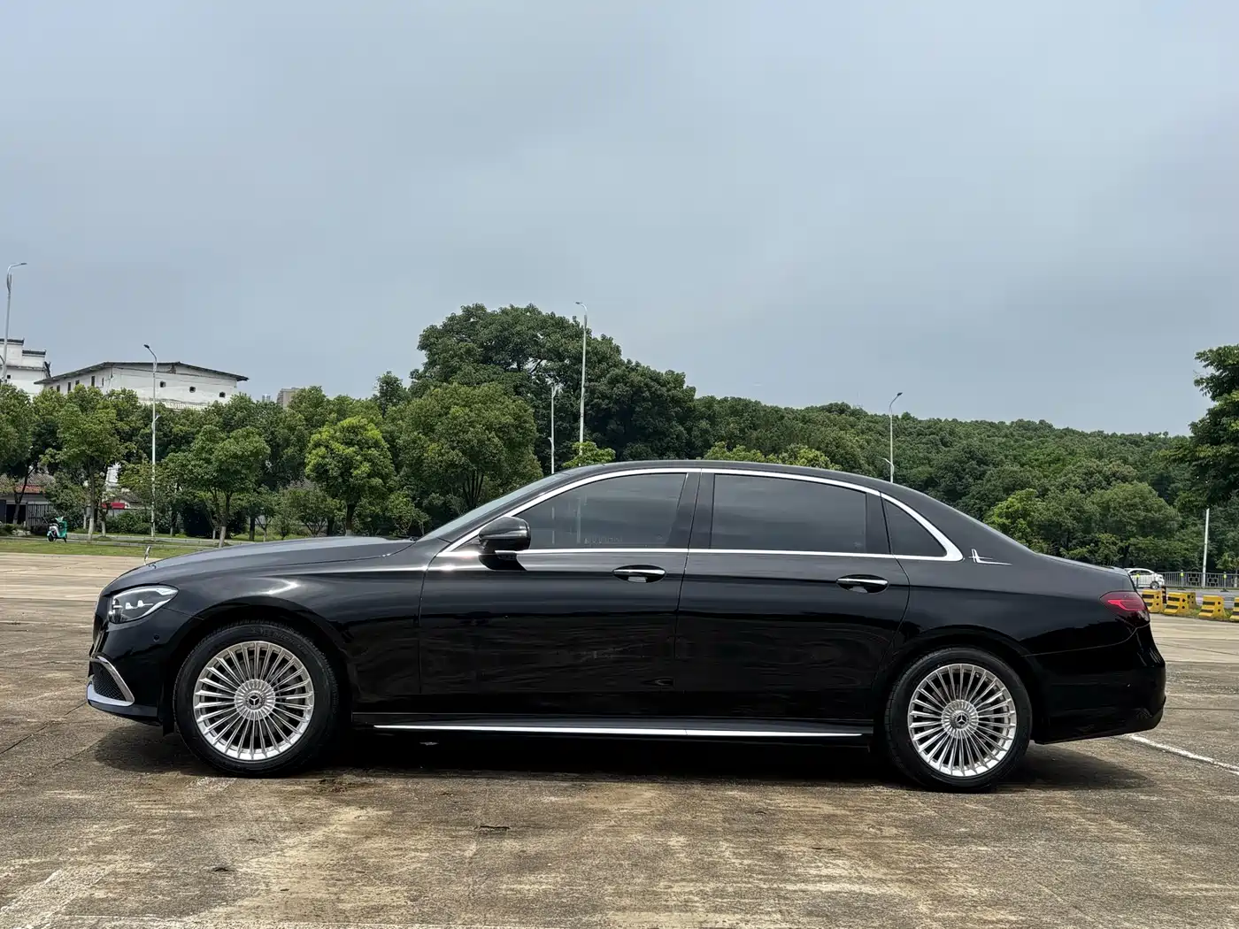 Фото 4 - Mercedes-Benz E-Class