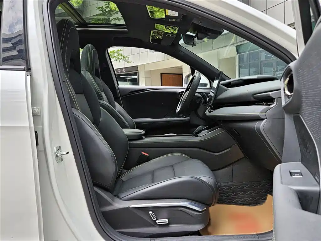 Lynk & Co 06 2025 Renew 1.5T Pro фото 14