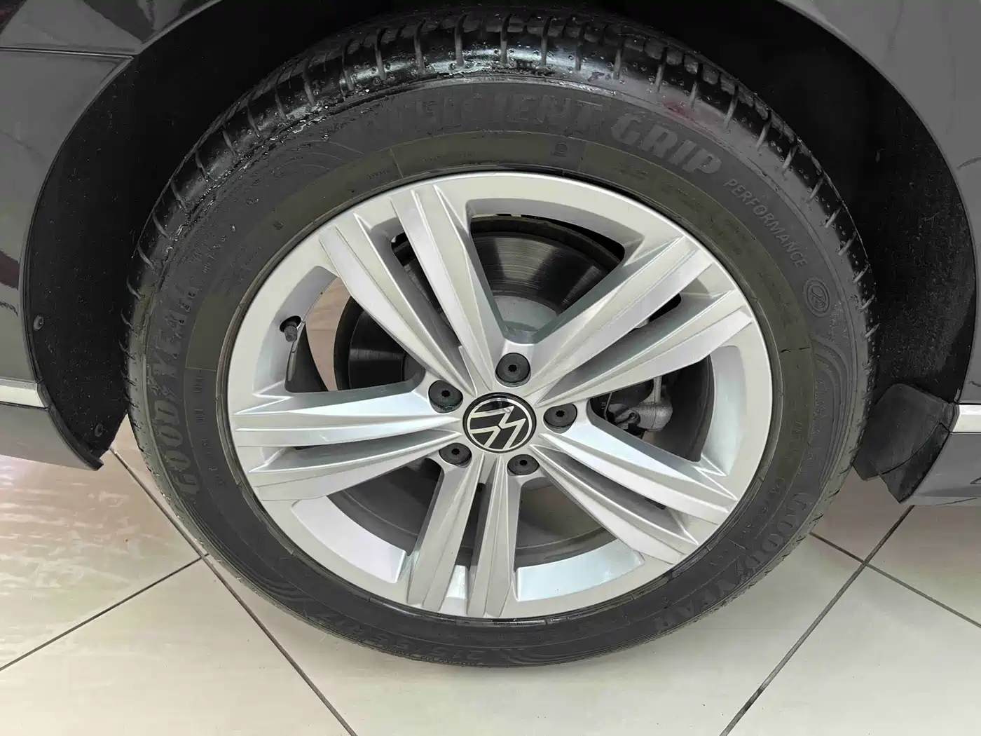 Volkswagen Magotan 2023 Model 2 Million Units Commemorative Edition 280TSI DSG Leading Version фото 20