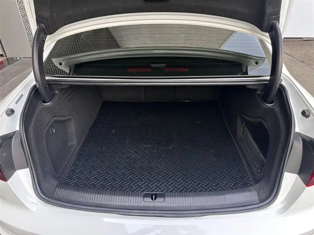 Audi A4L 2022 40 TFSI Fashion Elegance фото 12