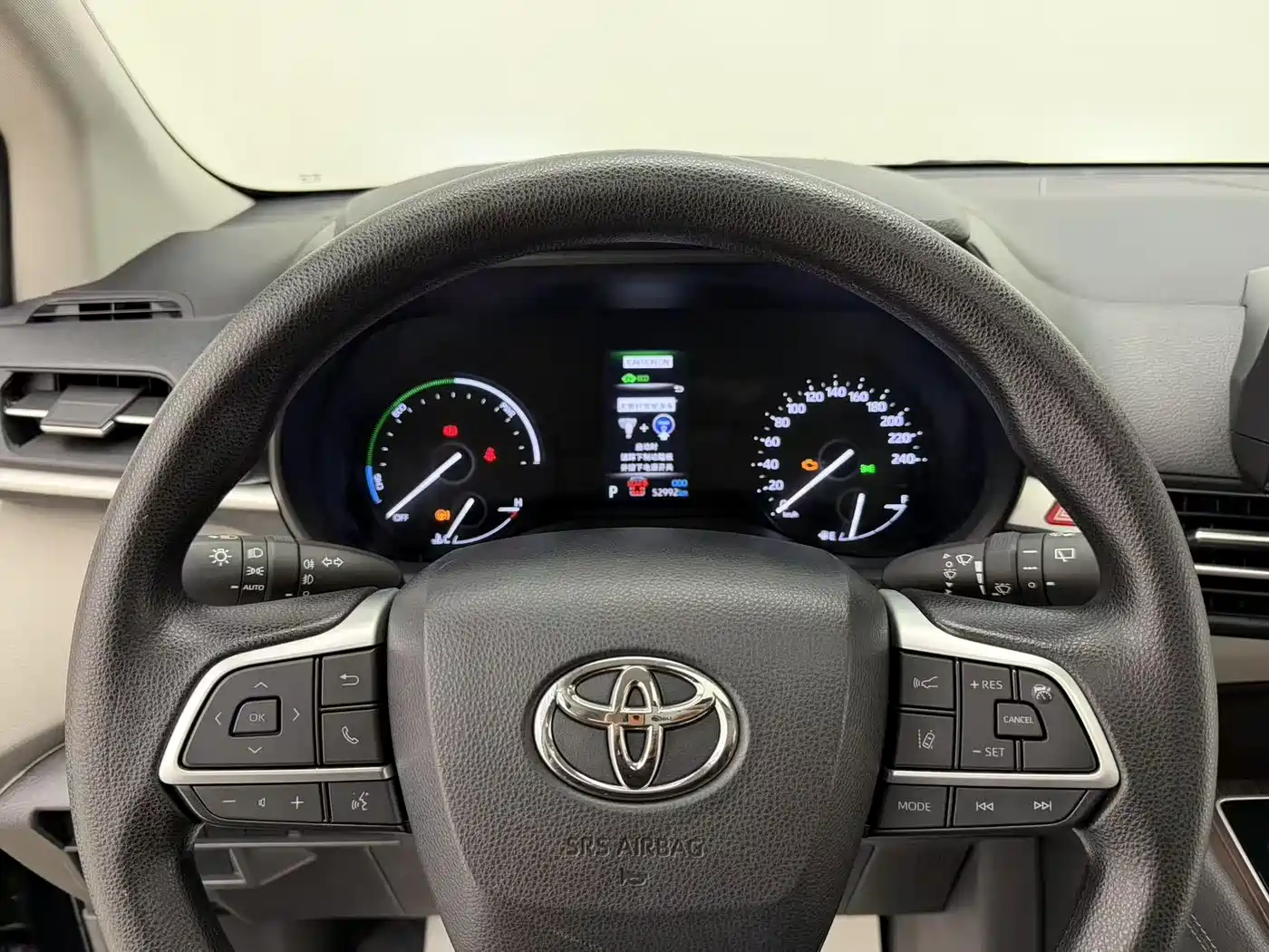 Toyota Granvia 2024 2.5L Hybrid Comfort фото 22