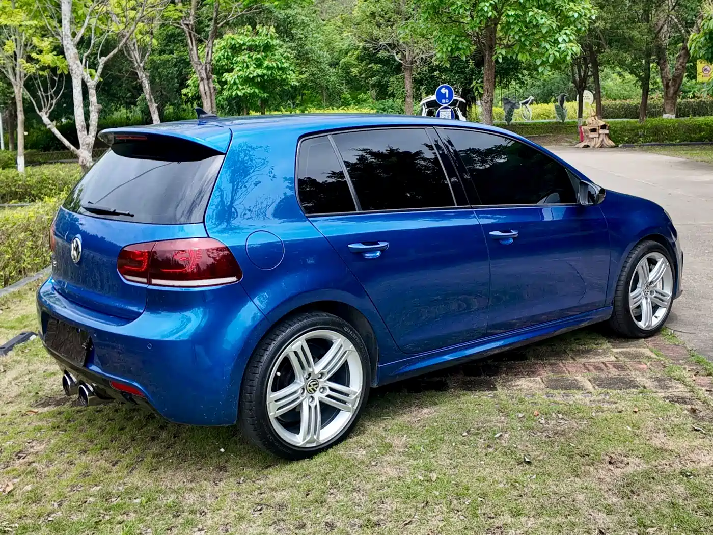 Volkswagen Golf (Import) 2011 2.0TSI R фото 26
