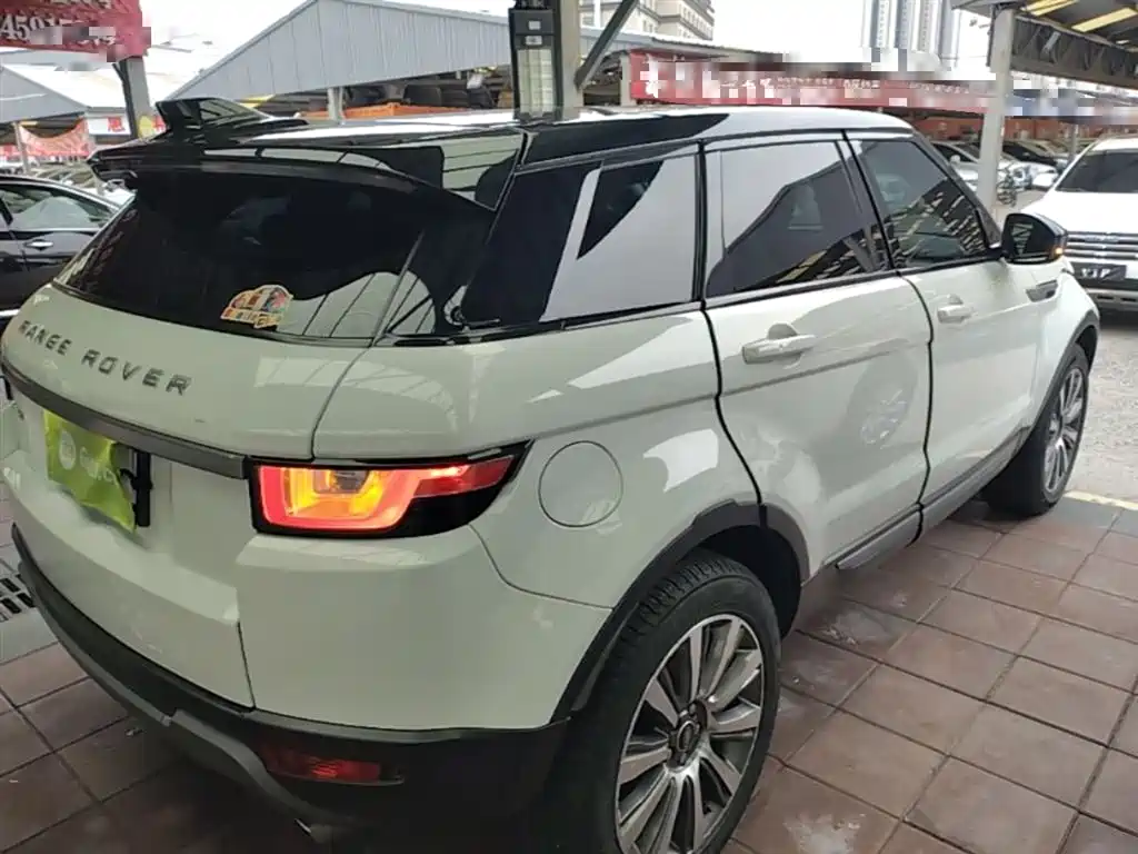 Land Rover Range Rover Evoque 2017 2.0T British Style Edition фото 7